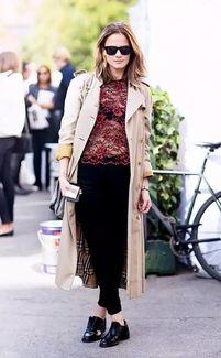 国产黑色风衣女人视频